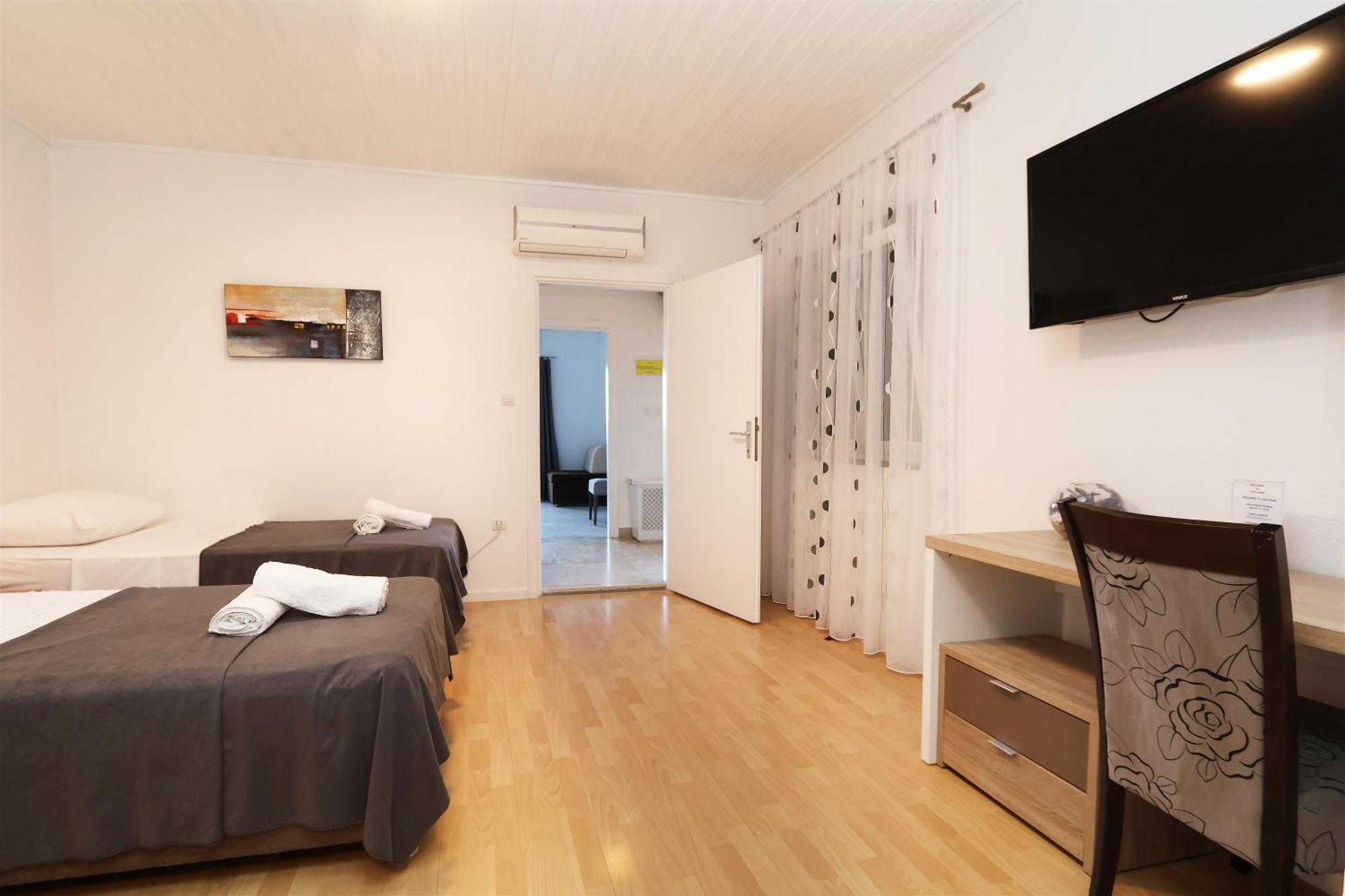 Apartments Lada Makarska Exterior photo