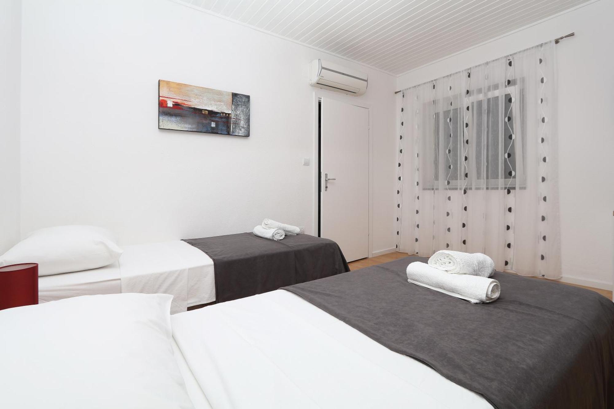 Apartments Lada Makarska Exterior photo